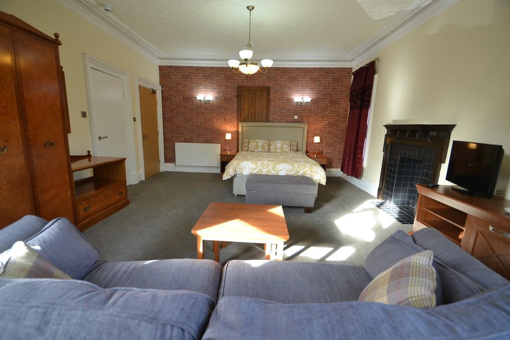 The Milverton Hotel Manchester Exterior photo